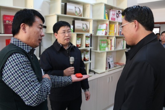 市发改委领导调研居家养�?服务项目建设