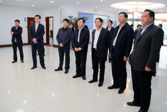 中组部组织二�?���?��曾贤钦一行莅临中心调�?